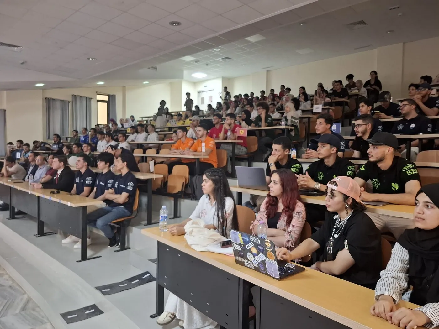 A full amphitheater of students during an ETC event